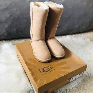 Women’s Sand Uggs Size 6